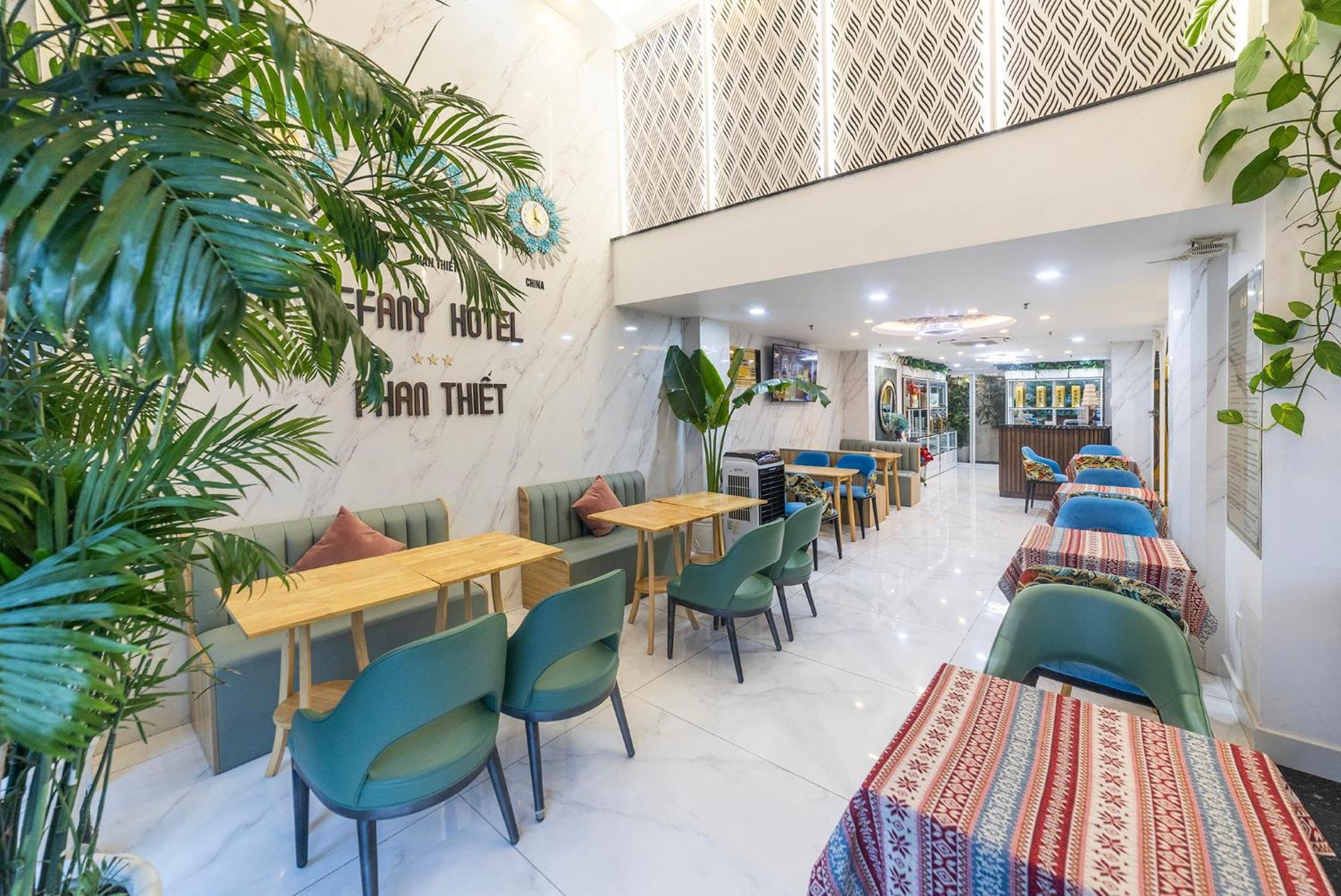 Tiffany Hotel & Restaurant Phan Thiet Bagian luar foto