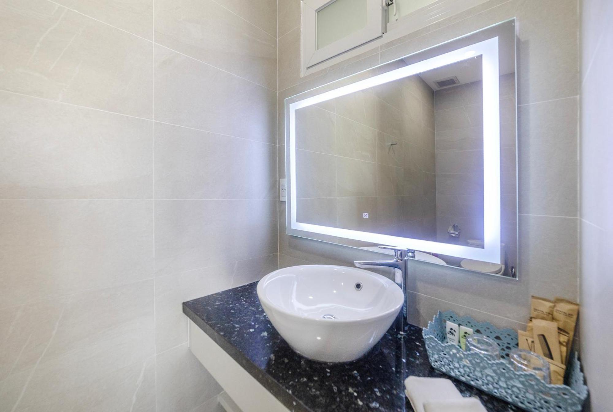 Tiffany Hotel & Restaurant Phan Thiet Bagian luar foto