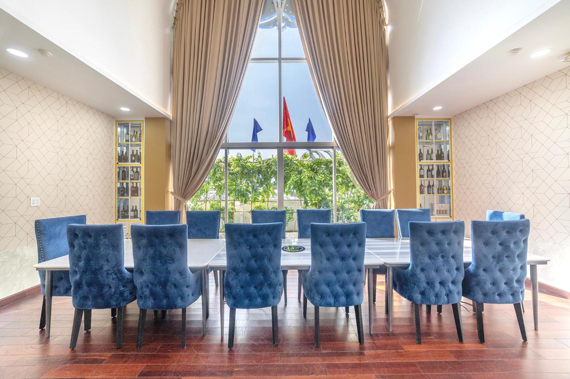 Tiffany Hotel & Restaurant Phan Thiet Bagian luar foto