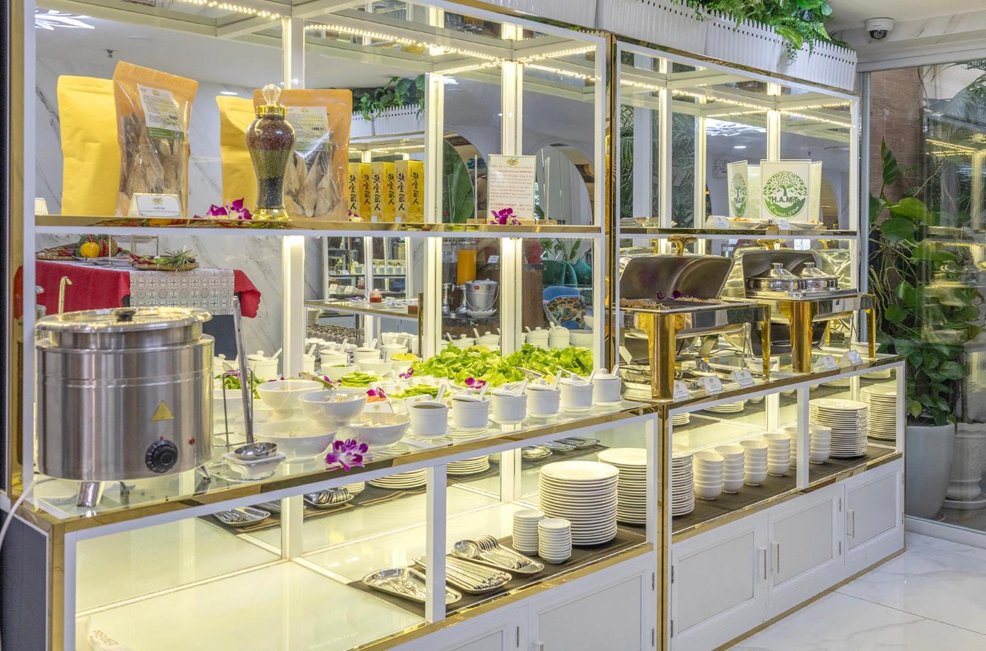 Tiffany Hotel & Restaurant Phan Thiet Bagian luar foto