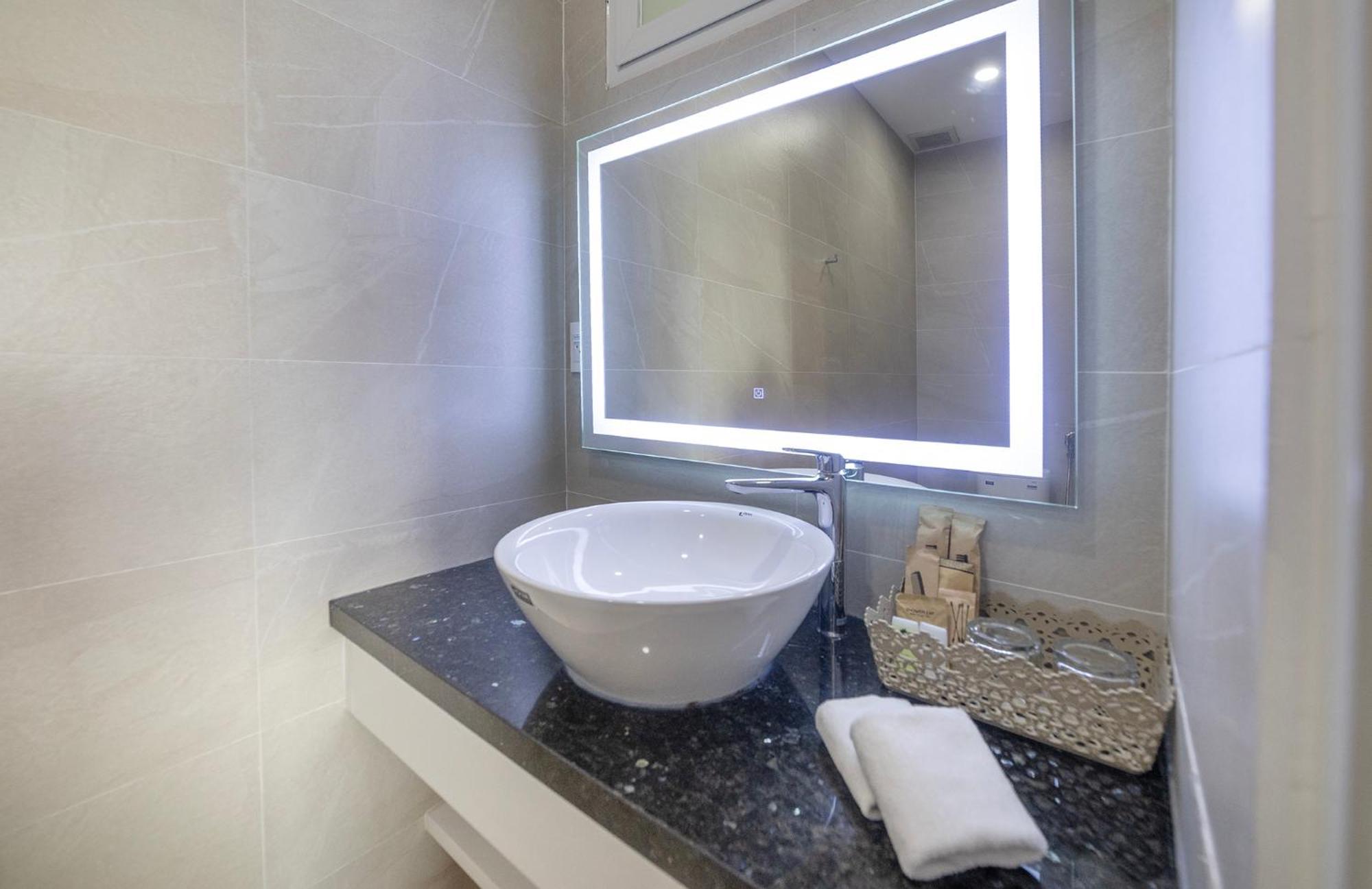 Tiffany Hotel & Restaurant Phan Thiet Bagian luar foto