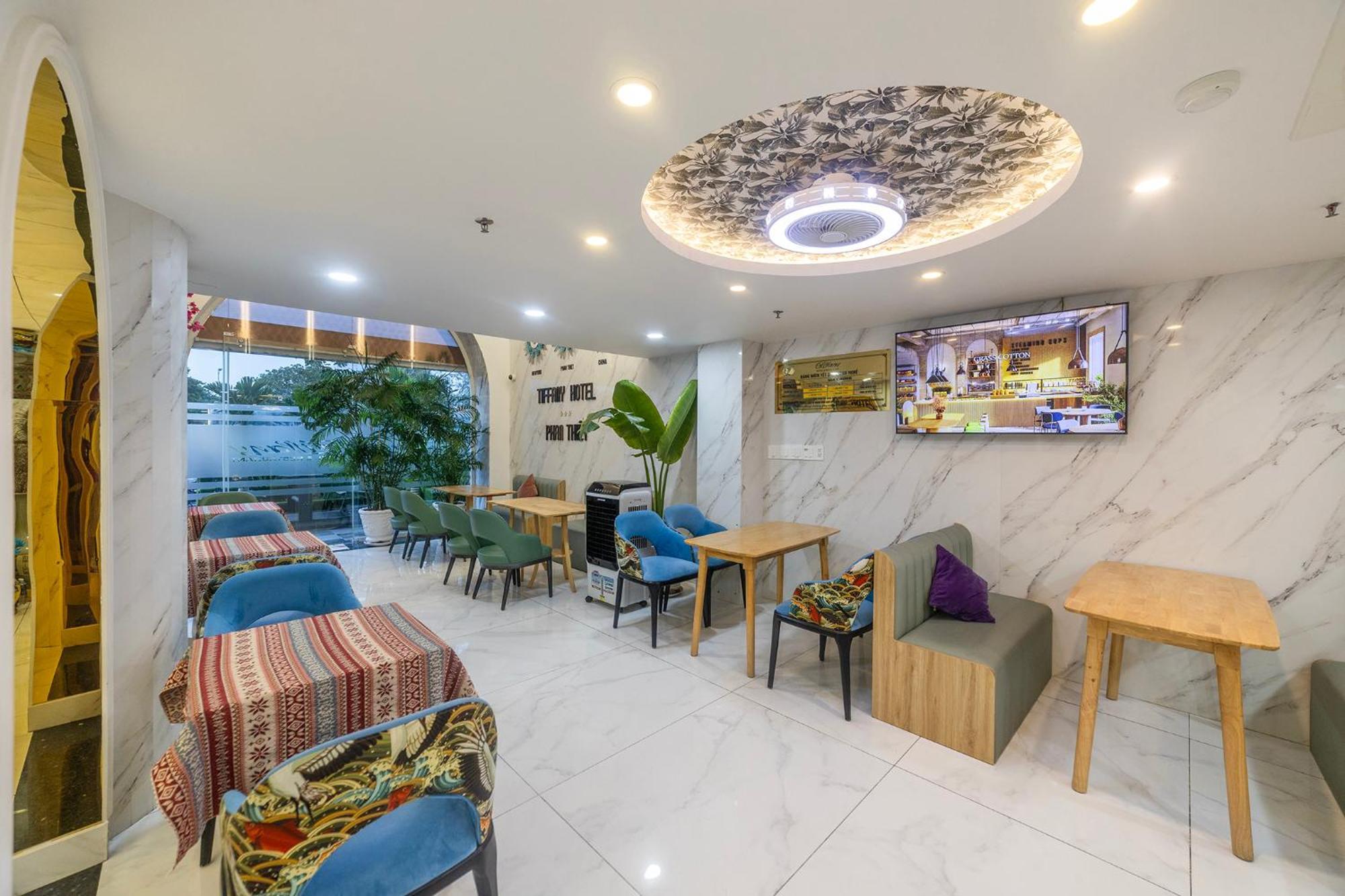 Tiffany Hotel & Restaurant Phan Thiet Bagian luar foto