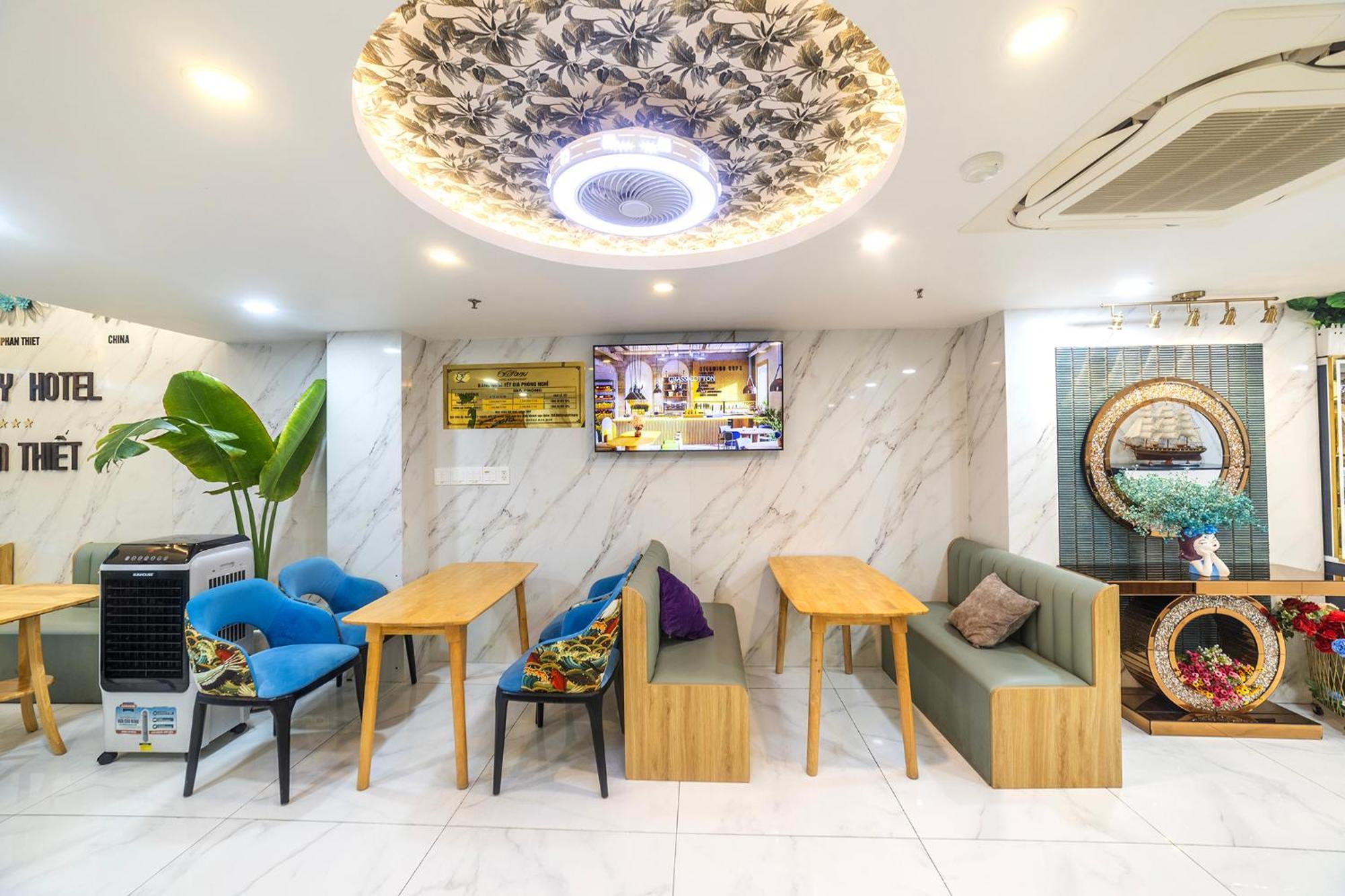 Tiffany Hotel & Restaurant Phan Thiet Bagian luar foto